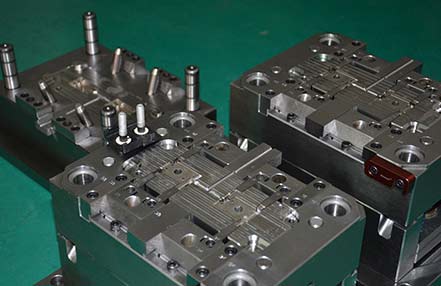 万向模具厂家