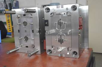塑料万向注册中气辅成型常见的问题与解决方案