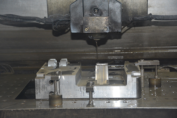 塑料模具慢走丝加工 塑料模具慢走丝加工