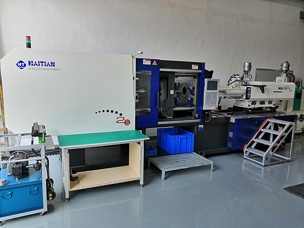 深圳门徒娱乐模具注塑